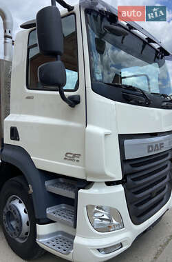 Тягач DAF CF 2015 в 