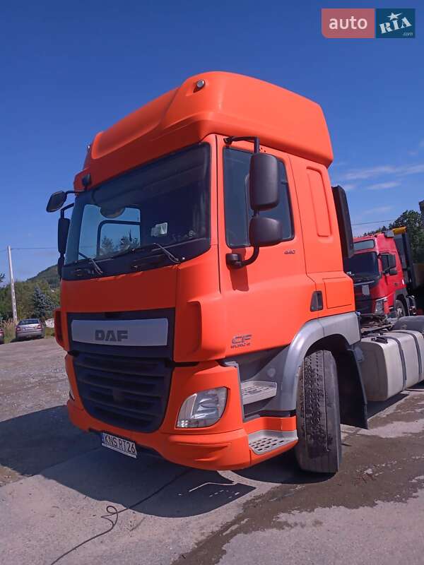 Тягач DAF CF 2015 в Ровно