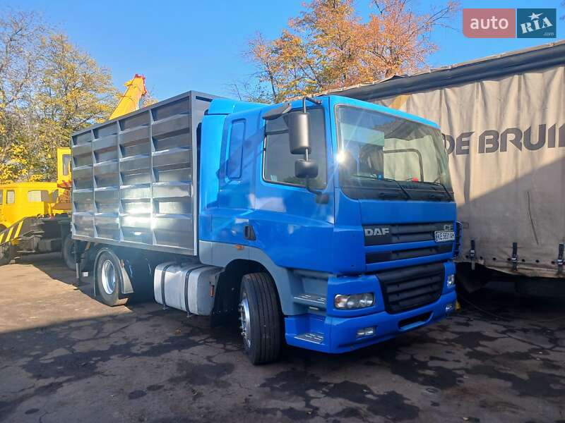 Самосвал DAF CF 2004 в Кривом Роге фото Самосвал DAF CF 2004 в Кривом Роге