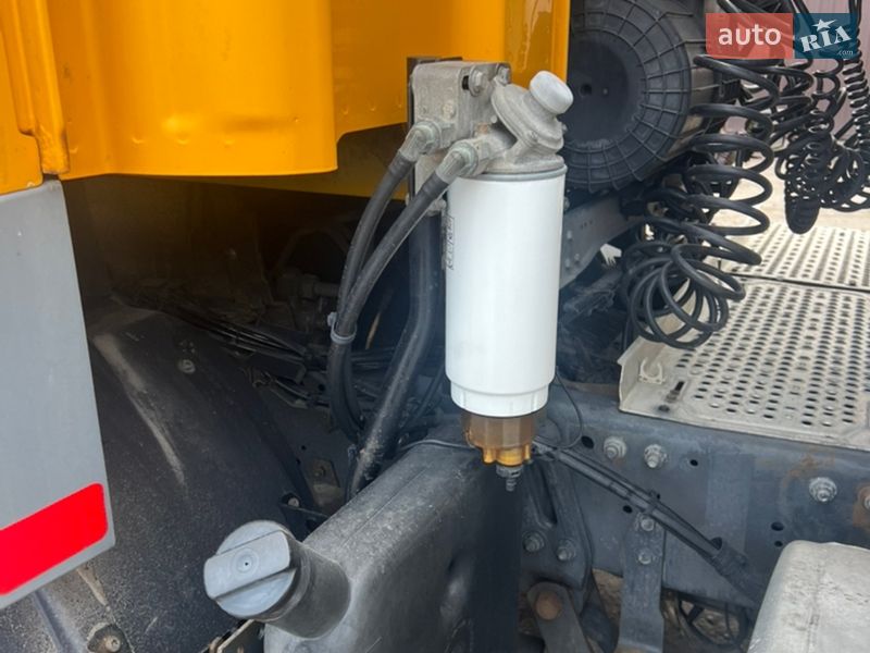 Цистерна DAF CF 2011 в Березані