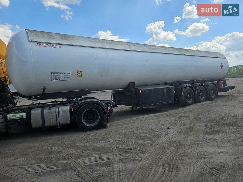 Цистерна DAF CF 2008 в Харкові