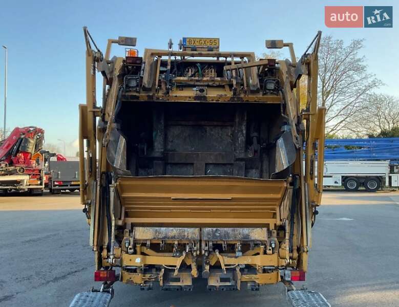 Мусоровоз DAF FA 2009 в Ровно