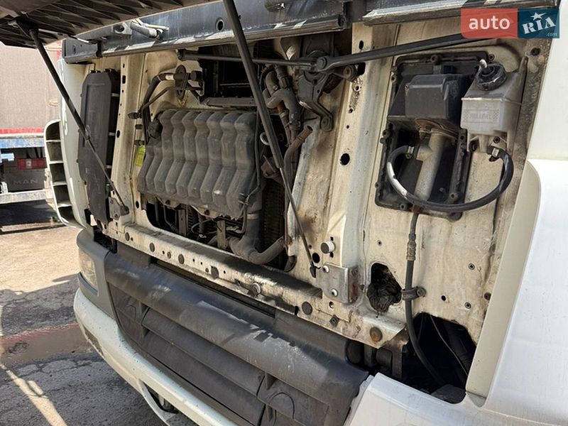 Грузовой фургон DAF FA 2003 в Киеве