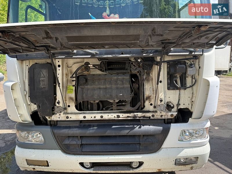 Грузовой фургон DAF FA 2003 в Киеве
