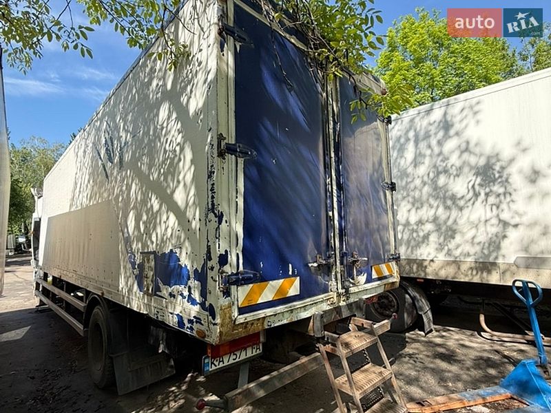 Грузовой фургон DAF FA 2003 в Киеве