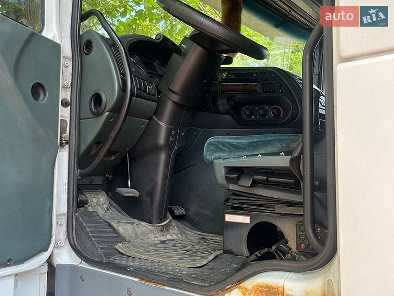 Грузовой фургон DAF FA 2004 в Одессе