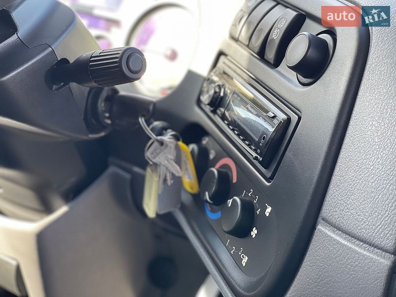 Евакуатор DAF FA 2007 в Нововолинську