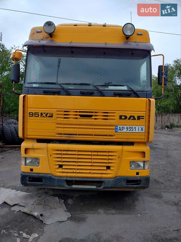 Тягач DAF FT 95 2000 в Запорожье