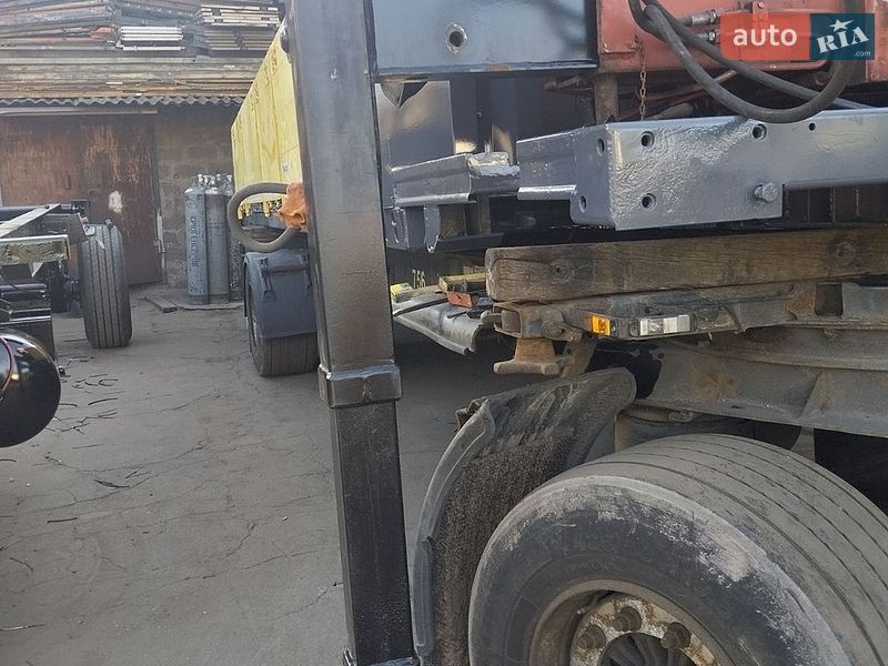 Контейнеровоз DAF FT 2012 в Судовій Вишні
