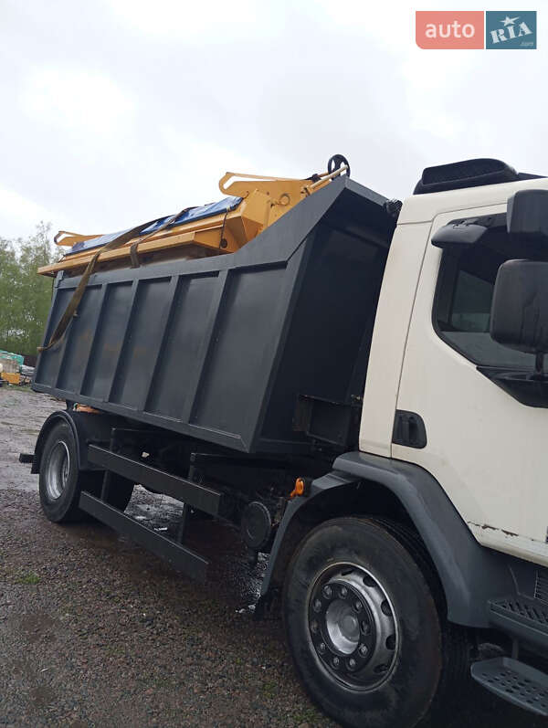 Пескоразбрасывающая машина DAF LF 2012 в Василькове