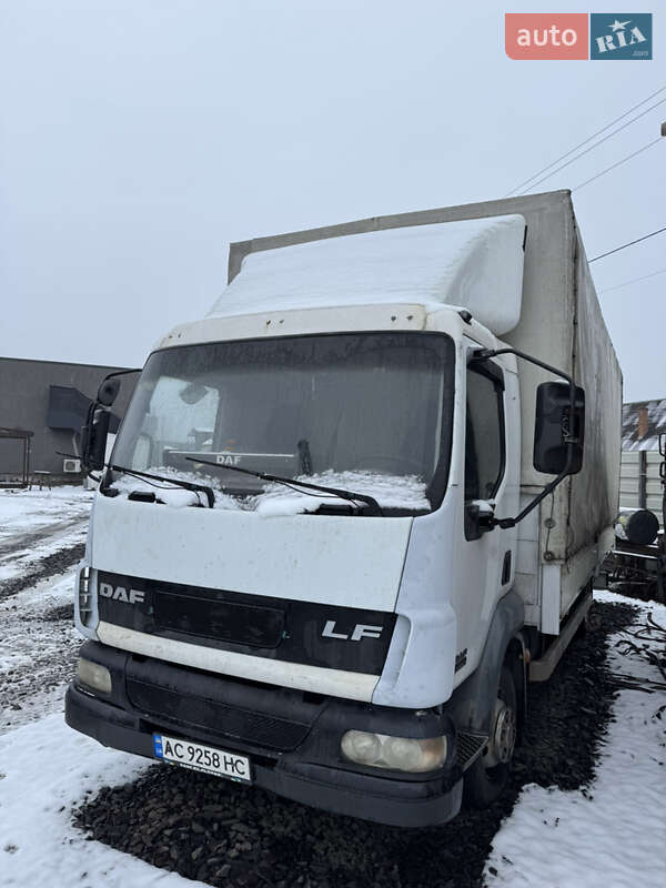 Грузовой фургон DAF LF 2005 в Маневичах