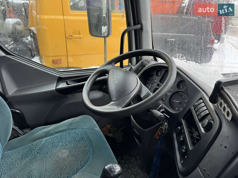 Грузовой фургон DAF LF 2005 в Маневичах