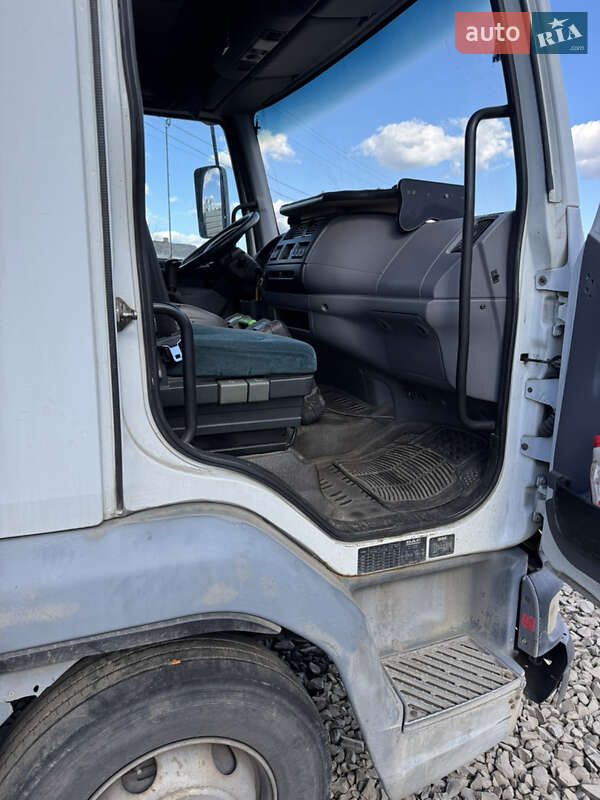 Грузовой фургон DAF LF 2005 в Маневичах