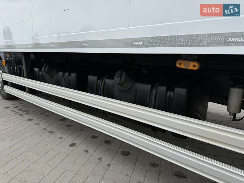 Грузовой фургон DAF LF 2016 в Нововолынске