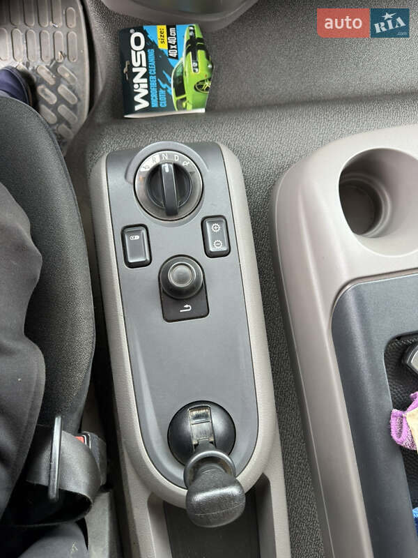 Грузовой фургон DAF LF 2016 в Нововолынске