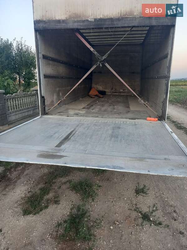 Грузовой фургон DAF LF 2005 в Скалате