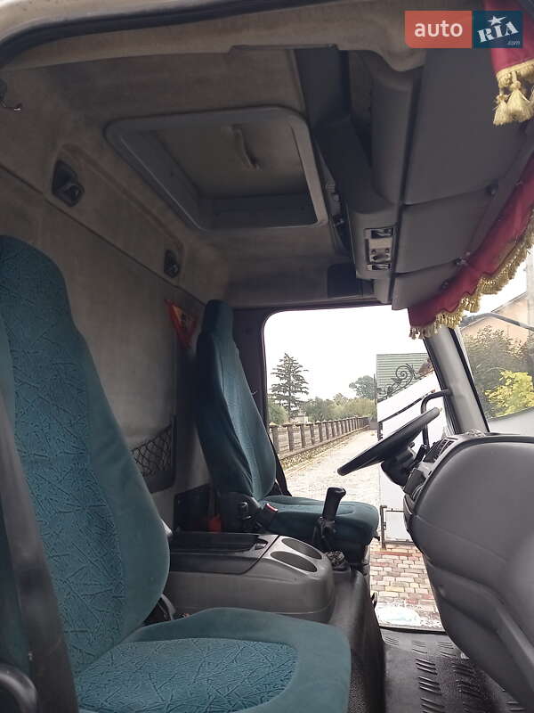 Грузовой фургон DAF LF 2005 в Скалате