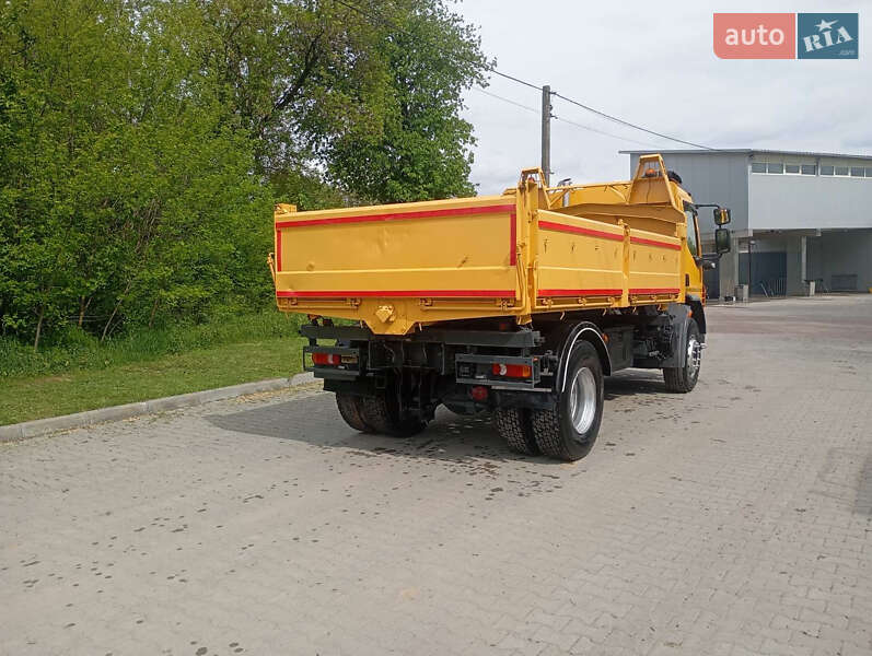 Піскорозкидальна машина DAF LF 2013 в Бучачі