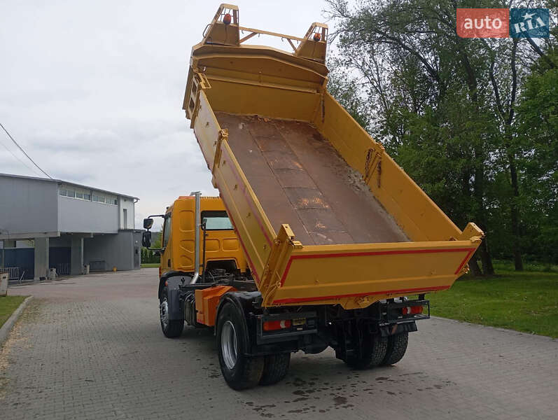 Піскорозкидальна машина DAF LF 2013 в Бучачі