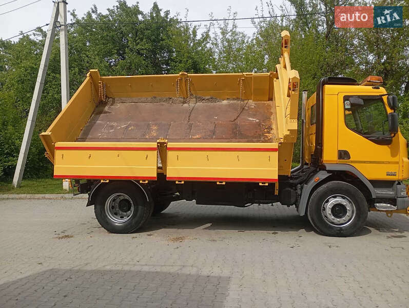 Піскорозкидальна машина DAF LF 2013 в Бучачі