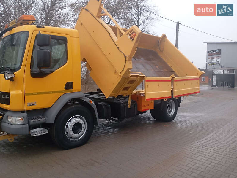 Піскорозкидальна машина DAF LF 2013 в Бучачі