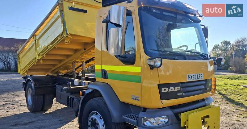 Самосвал DAF LF 2012 в Львове