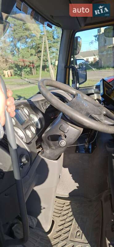Самосвал DAF LF 2012 в Львове