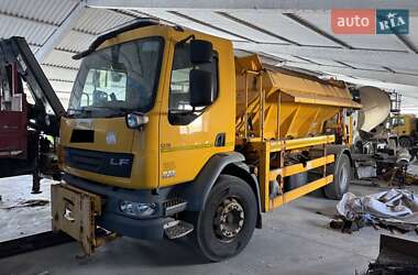 Пескоразбрасывающая машина DAF LF 2011 в Тернополе