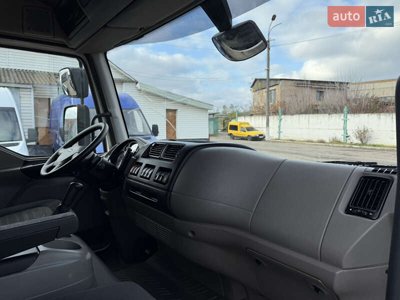 Вантажний фургон DAF LF 2013 в Рівному