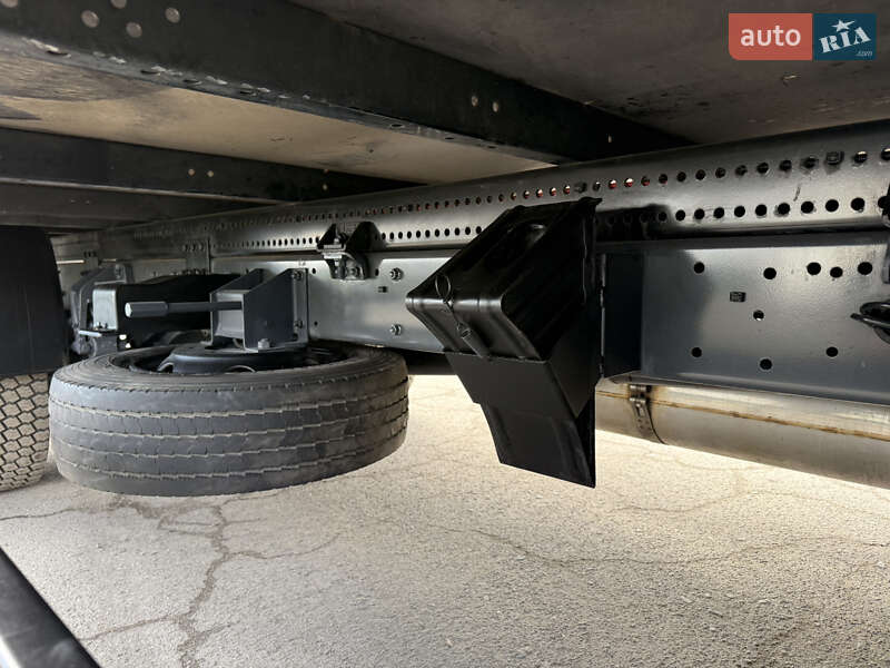 Вантажний фургон DAF LF 2013 в Рівному