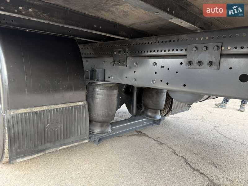 Вантажний фургон DAF LF 2013 в Рівному