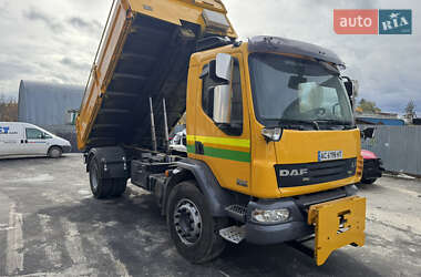Пескоразбрасывающая машина DAF LF 2013 в Тернополе