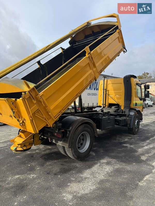 Пескоразбрасывающая машина DAF LF 2013 в Тернополе