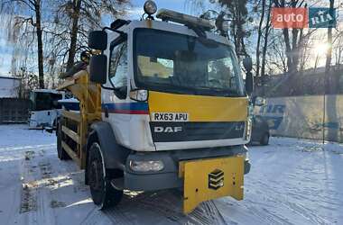 Пескоразбрасывающая машина DAF LF 2013 в Житомире