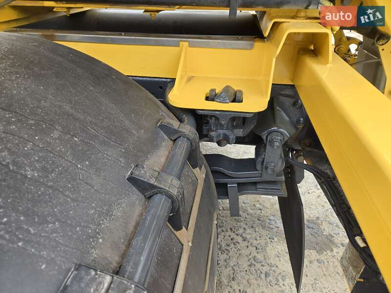 Пескоразбрасывающая машина DAF LF 2013 в Болграде