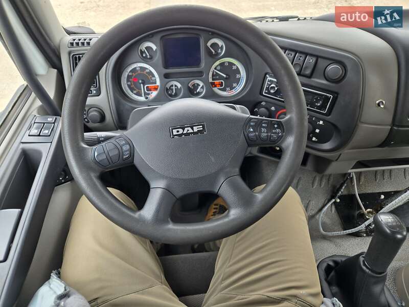 Пескоразбрасывающая машина DAF LF 2013 в Болграде