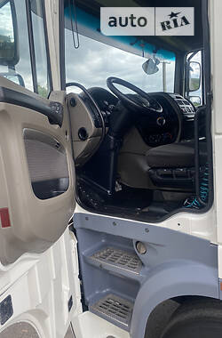 Тягач DAF XF 105 2015 в 