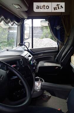 Тягач DAF XF 105 2012 в 