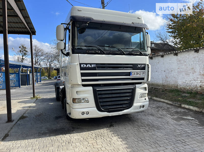 Тягач DAF XF 105 2012 в Умани