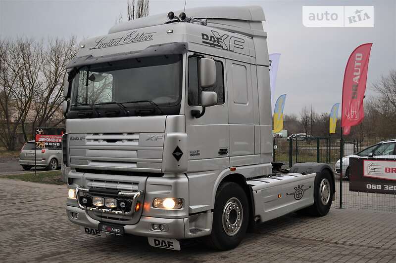 Тягач DAF XF 105 2011 в 
