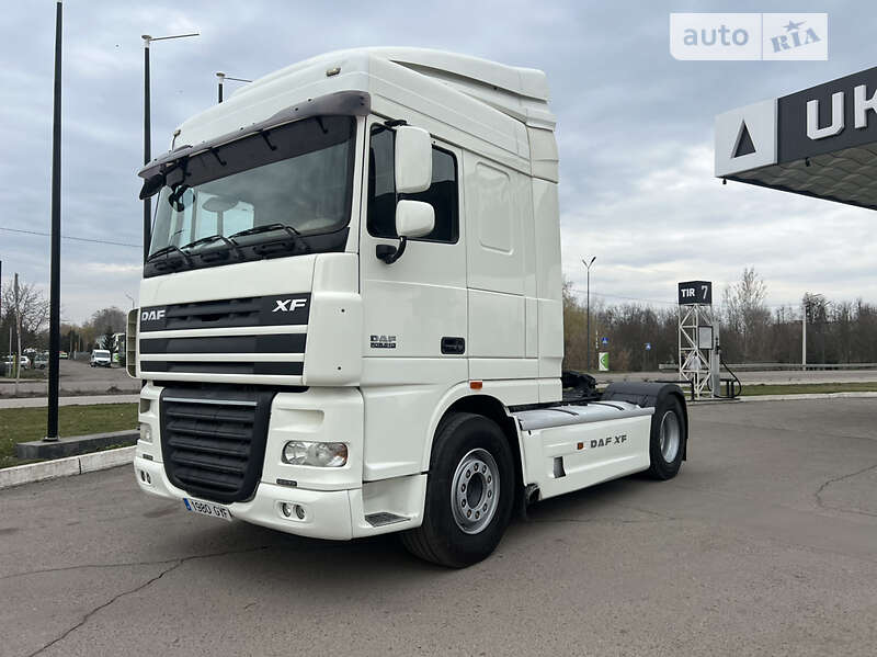 Тягач DAF XF 105 2010 в Дубні