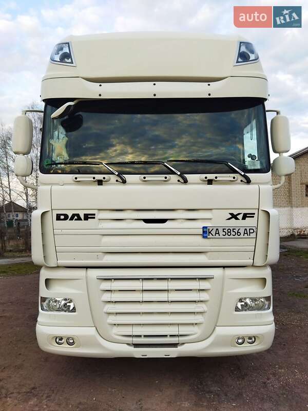 Тягач DAF XF 105 2011 в 
