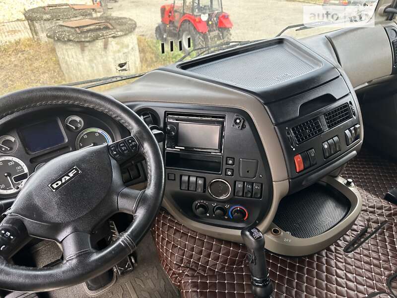 Вантажний фургон DAF XF 105 2007 в Теофіполі