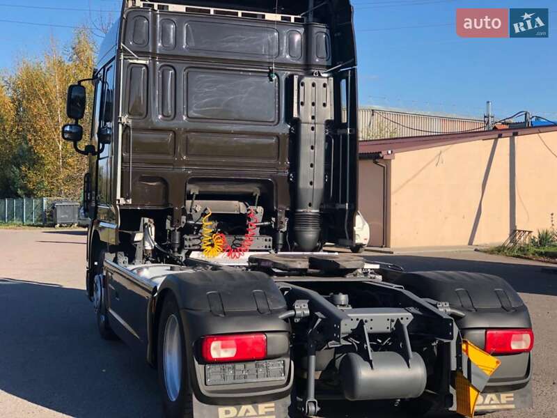 Тягач DAF XF 105 2012 в Ровно