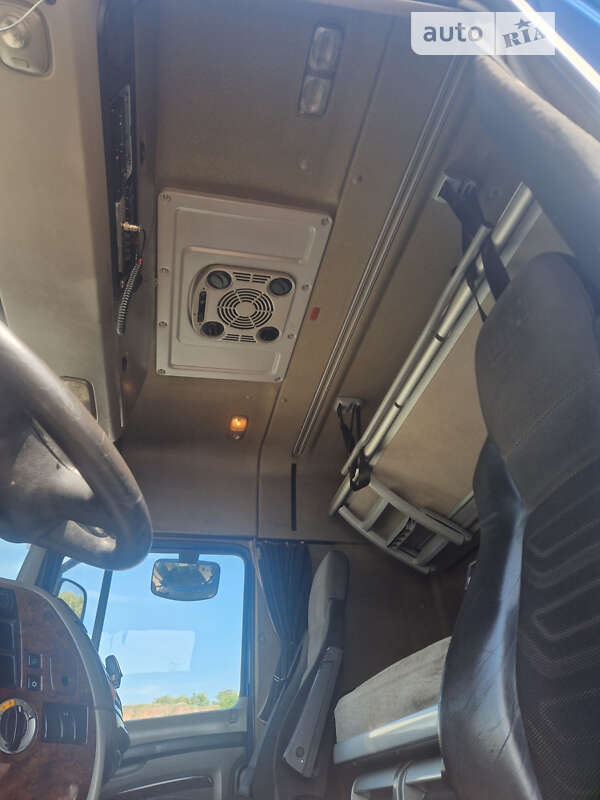 Тягач DAF XF 105 2010 в Нововолынске