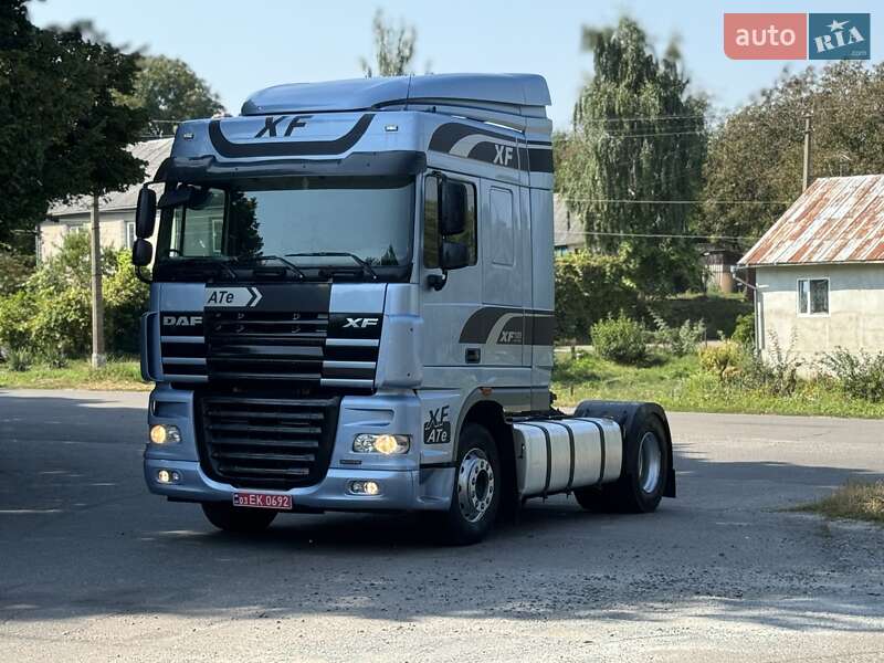 Тягач DAF XF 105 2012 в Дубні