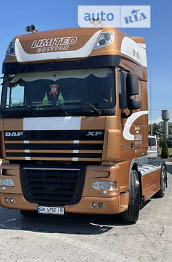 Тягач DAF XF 105 2011 в Сарнах