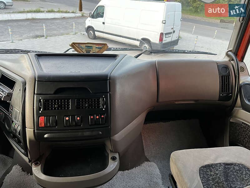 Тягач DAF XF 105 2007 в Ровно