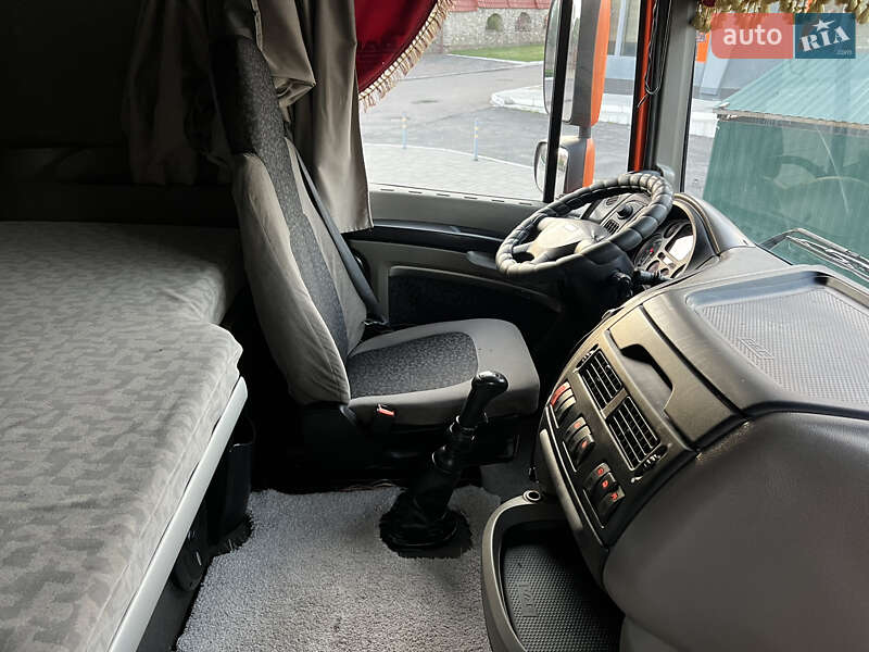 Тягач DAF XF 105 2007 в Ровно