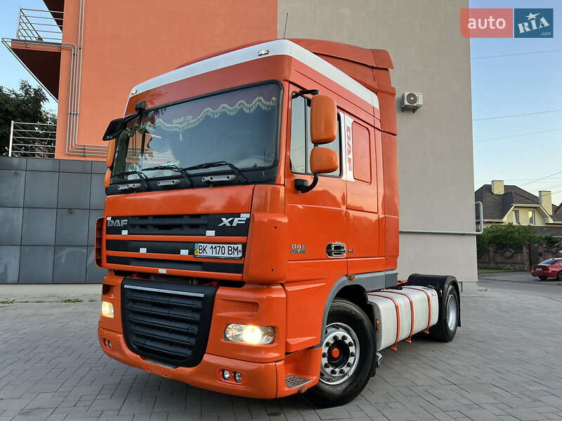 Тягач DAF XF 105 2007 в Ровно